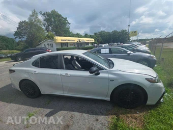 2023 Toyota Camry SE - miniatura 4