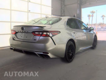 2023 Toyota Camry SE - miniatura 4