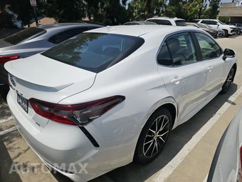 2023 Toyota Camry SE - miniatura 4