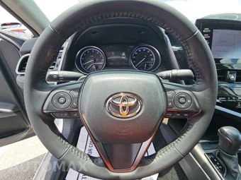 2023 Toyota Camry SE - miniatura 10