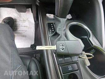 2023 Toyota Camry SE - miniatura 8