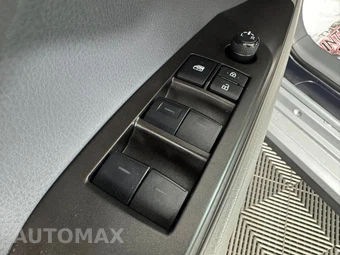 2023 Toyota Camry SE - miniatura 35
