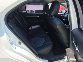 2023 Toyota Camry SE - miniatura 16