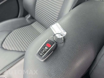2023 Toyota Camry SE - miniatura 8