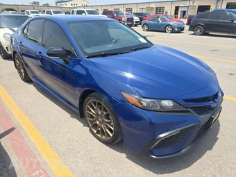 2023 Toyota Camry SE Nightshade Edition - miniatura 3