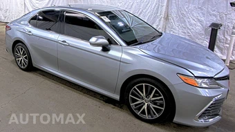 2023 Toyota Camry XLE - miniatura 3