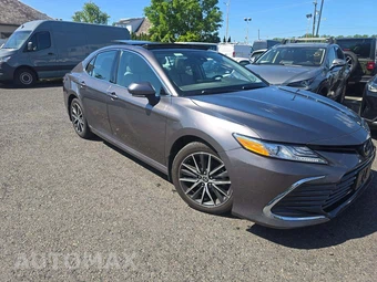 2023 Toyota Camry XLE - miniatura 4