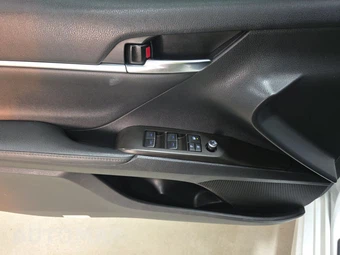 2023 Toyota Camry XSE - miniatura 9