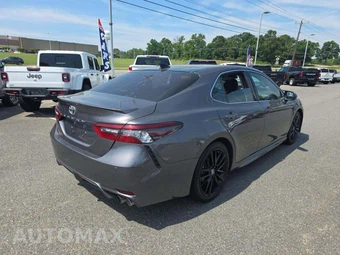 2023 Toyota Camry XSE - miniatura 3