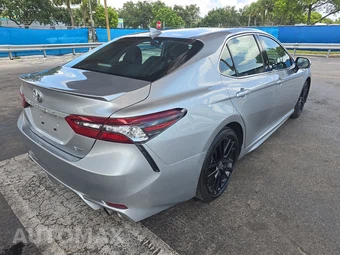 2023 Toyota Camry XSE - miniatura 4