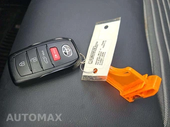 2023 Toyota Corolla Cross Hybrid XSE - miniatura 8