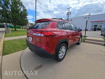 2023 Toyota Corolla Cross LE - miniatura 3