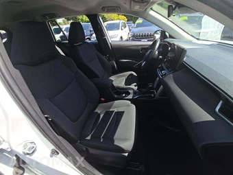 2023 Toyota Corolla Cross LE - miniatura 15
