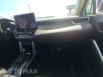 2023 Toyota Corolla Cross LE - miniatura 16