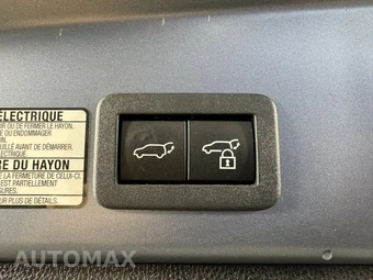 2023 Toyota Corolla Cross XLE - miniatura 30