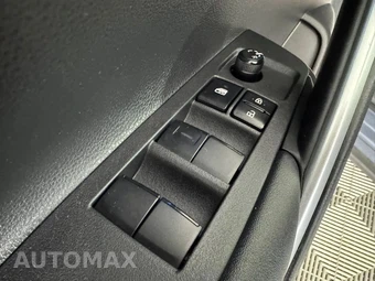 2023 Toyota Corolla Cross XLE - miniatura 41
