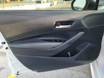 2023 Toyota Corolla Hatchback SE – miniatura 9