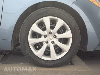 2023 Toyota Corolla LE Sedan - miniatura 10