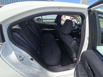 2023 Toyota Corolla LE Sedan - miniatura 13