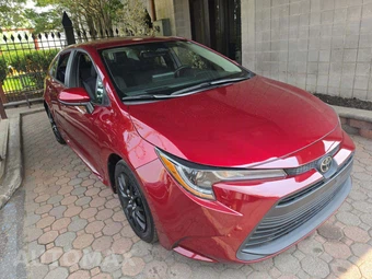 2023 Toyota Corolla LE Sedan - miniatura 4