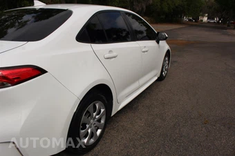 2023 Toyota Corolla LE Sedan - miniatura 9