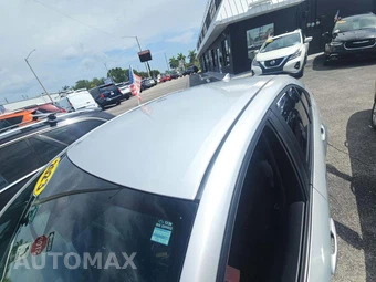 2023 Toyota Corolla SE Sedan – miniatura 12