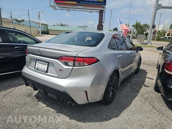 2023 Toyota Corolla SE Sedan – miniatura 3