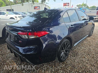 2023 Toyota Corolla SE Sedan – miniatura 3