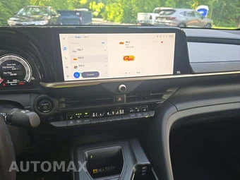 2023 Toyota Crown Limited – miniatura 10