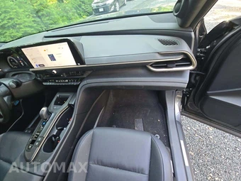2023 Toyota Crown Limited – miniatura 19