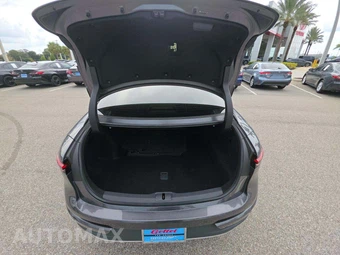 2023 Toyota Crown Limited – miniatura 14