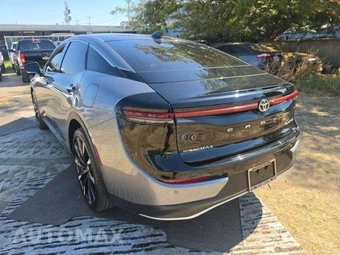 2023 Toyota Crown Platinum – miniatura 2