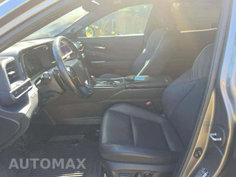 2023 Toyota Crown Platinum – miniatura 6