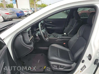 2023 Toyota Crown Platinum – miniatura 6