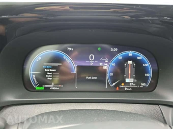 2023 Toyota Crown Platinum – miniatura 9