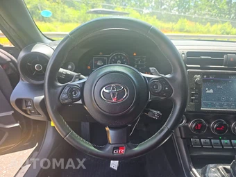 2023 Toyota GR86 - miniatura 4