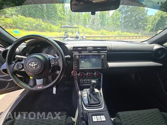 2023 Toyota GR86 - miniatura 5