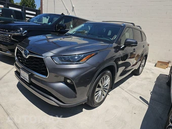 2023 Toyota Highlander Hybrid Platinum