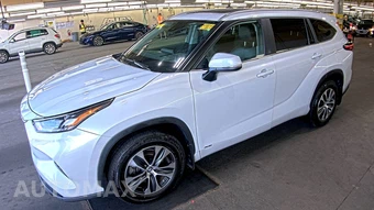 2023 Toyota Highlander Hybrid XLE