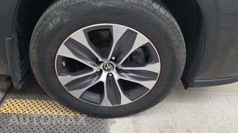 2023 Toyota Highlander Hybrid XLE - miniatura 29