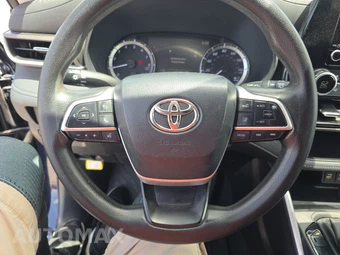 2023 Toyota Highlander L - miniatura 10