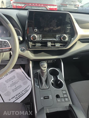 2023 Toyota Highlander L – miniatura 11