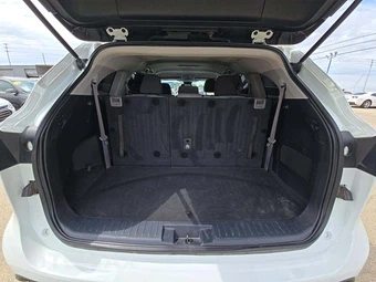 2023 Toyota Highlander L - miniatura 12
