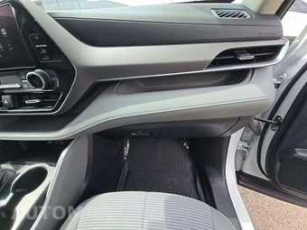2023 Toyota Highlander L - miniatura 17