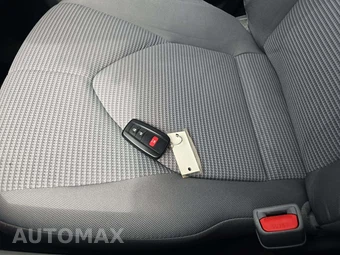 2023 Toyota Highlander L - miniatura 5
