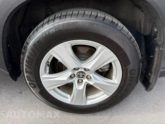 2023 Toyota Highlander LE - miniatura 19