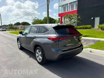 2023 Toyota Highlander LE - miniatura 3
