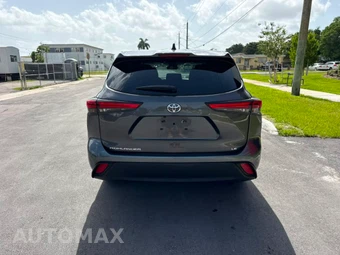 2023 Toyota Highlander LE - miniatura 4