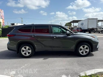 2023 Toyota Highlander LE - miniatura 6