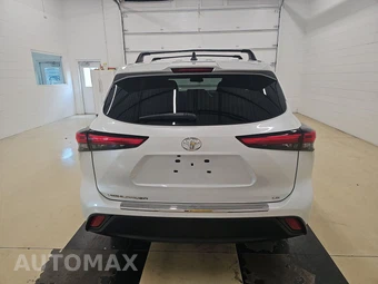 2023 Toyota Highlander LE - miniatura 5